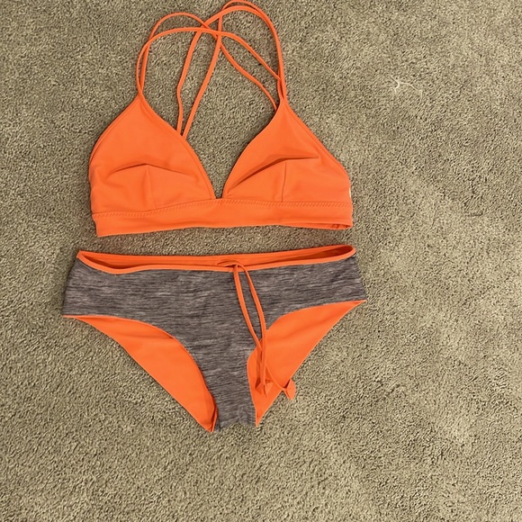 Lululemon neon orange and heather gray reversible 2-piece - Picture 1 of 4